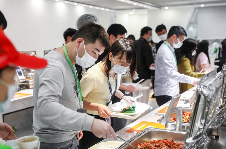 智慧AI餐厅，构建企业用餐解决方案核心服务能力